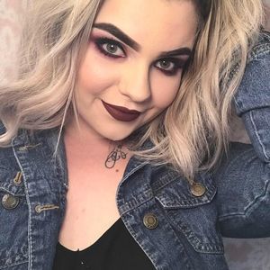 Meet your Posher, Hailey